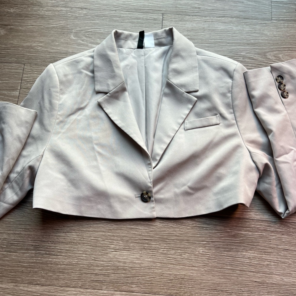 H&M Crop Blazer